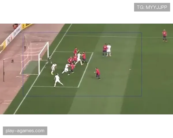 越位判罚关键在于球员与最后防守队员的位置关系规则解析