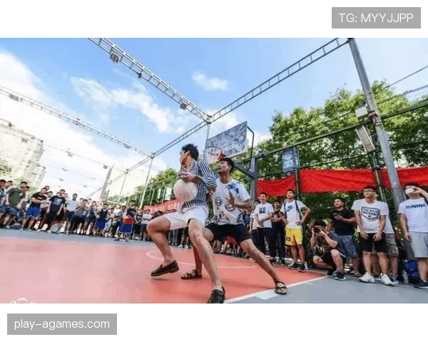 全面解读背身单打规则中关于进攻犯规与合法身体接触的界定
